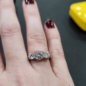 VINTAGE AVON SILVER RHINESTONE RING